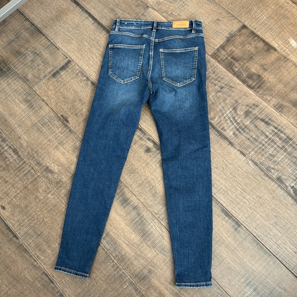 AS NEW PULL & BEAR SKINNY HIGH RISE JEANS SIZE 8 - Picture 5 of 15